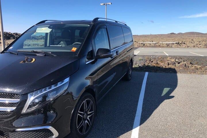 Keflavik International Airport Private Transfer To/From Reykjavik