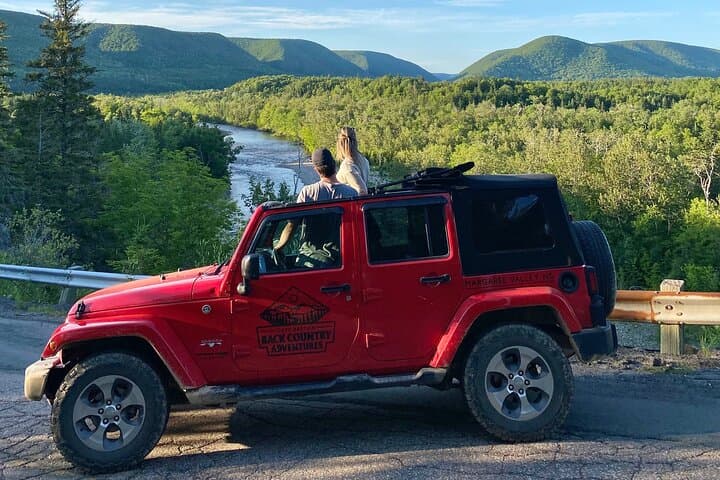 Cape Breton: Scenic & Hidden Gem Tour | Private Express (2hr)