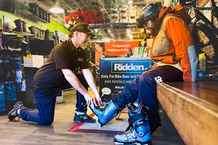 Ridden Ski and Snowboard Rental Package in Breckenridge