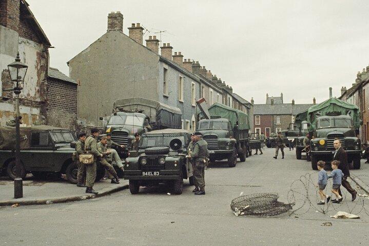 2-hour Belfast Original Drivers the Troubles Black Taxi Tour