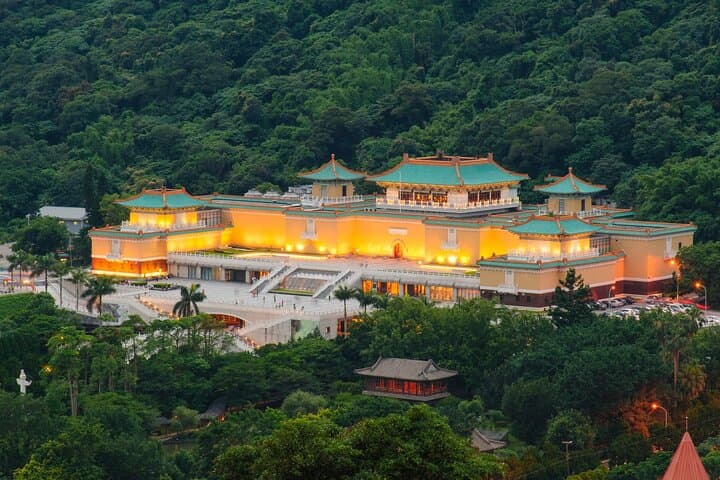 Taipei National Palace Museum Beitou Dadaocheng Heritage Day Tour