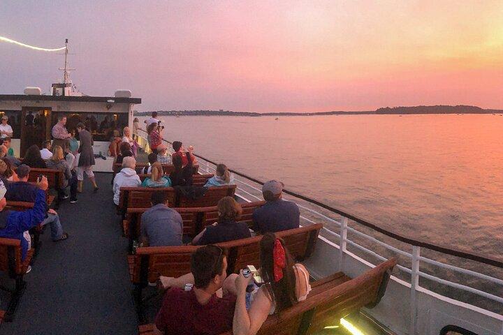 Sunset Lighthouse Cruise Tour from Casco Bay