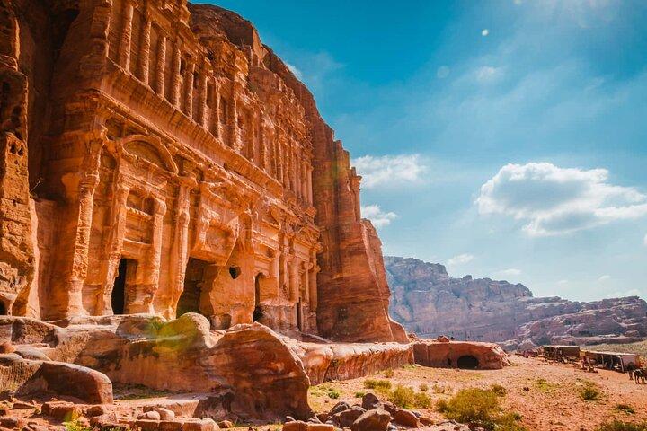 Day Tour To Petra and Dead Sea with Lunch Included