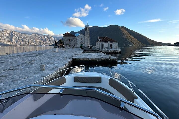 Speed Boat Private 3-Hour Tour to the Blue Cave