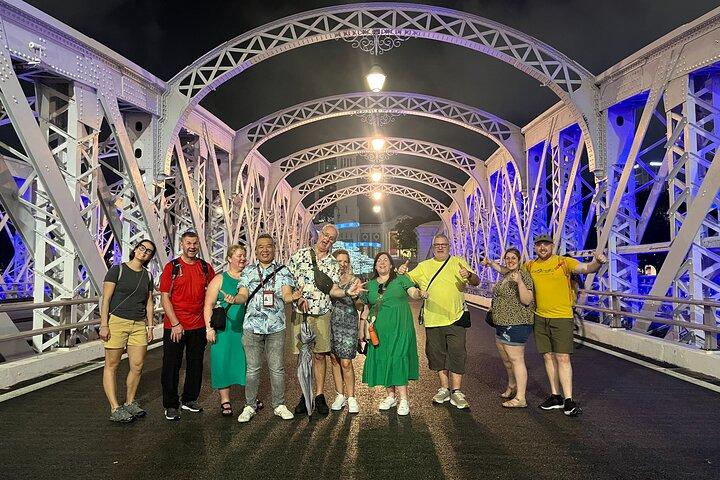 Small Group: Singapore Street Food & Night Tour with 9 tastings