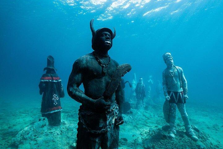 4-hour snorkel cruise to Underwater Sculptures with boat dogs