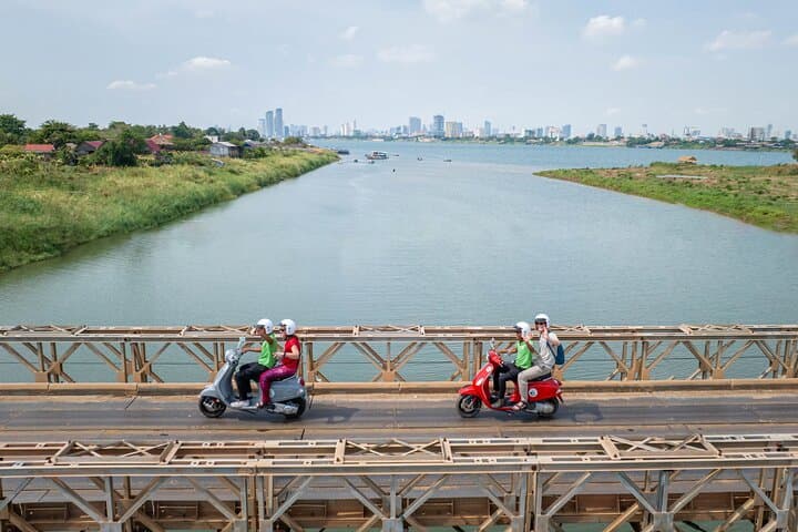 Phnom Penh Silk Island Vespa Tour / Tuk Tuk Available