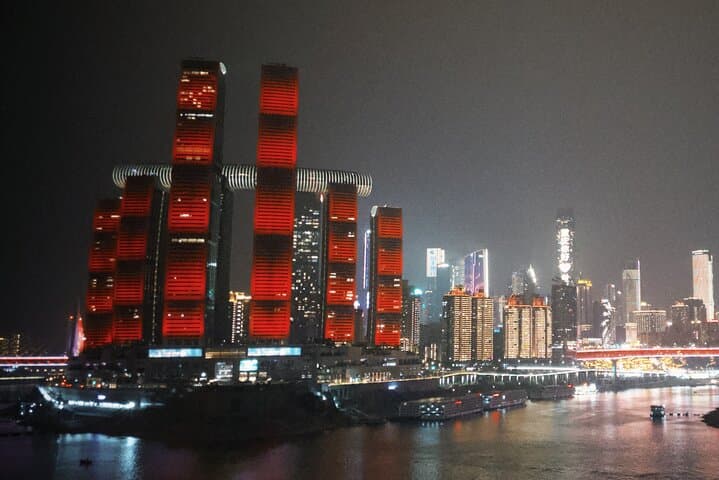 Premium Chongqing Private Tours: Highlights, Night View or Cruise