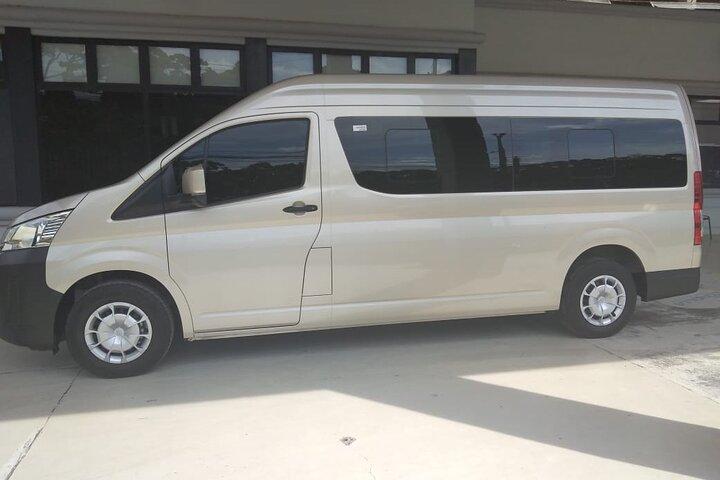Roatan Shuttle Service and Airport & Ferry Transportation Options