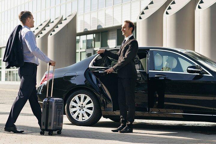 RMF: Luxury Airport Transfer Services With Meeting And Greetings