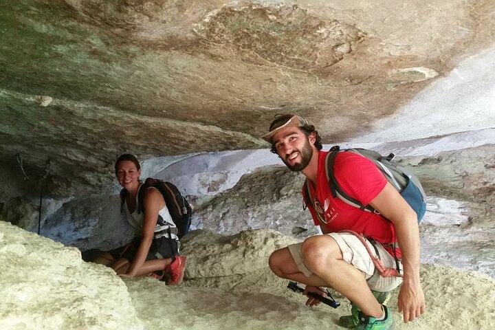 Morondava Tour : 3-day to Tsingy of Bemaraha & Baobab avenue