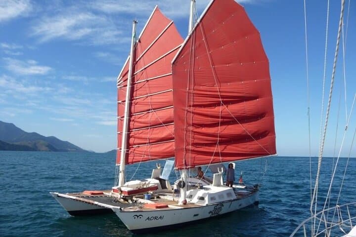 Half-Day Sailing Trip on the Lagoon of Tahiti