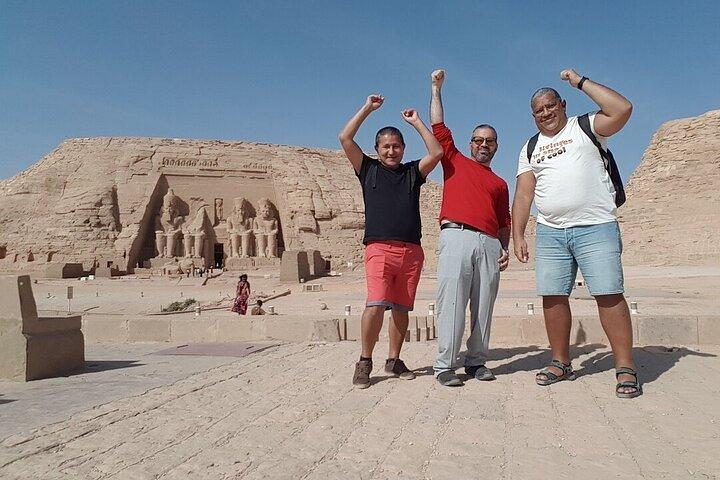Nile Cruise Story 4 days Aswan To Luxor &Abu Simbel. Balloon