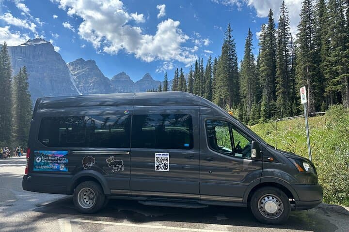 From Banff/Canmore: Trip to Moraine Lake and Lake Louise