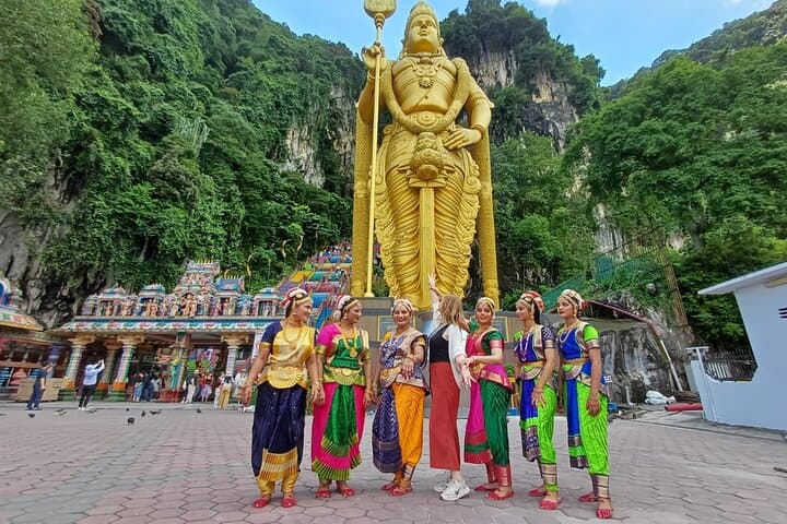 Private 1-Day Vehicle with Driver – Explore Kuala Lumpur Your Way