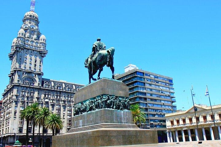 Montevideo Highlights: Shared City Tour for Cruise Passengers