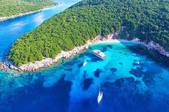 Deluxe Cruise-Friendly Corfu Beach Bliss & Town Stroll