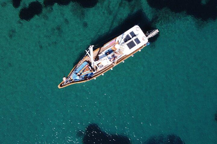 All-Inclusive Semi-Private Sailing Cruise