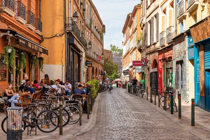 Toulouse Quest: A Love Story Parted by War