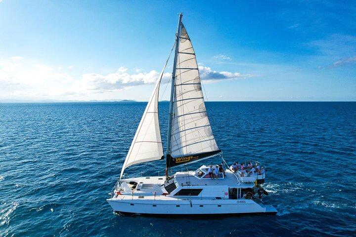 Whitsunday Islands Sail, SUP & Snorkel Tour-Small group