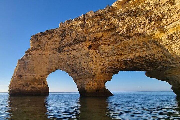 From Faro: Boat trip to Benagil Cave & Arches of Praia da Marinha