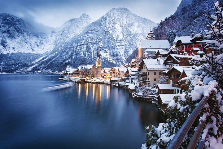 Private tour from Salzburg to Mondsee - St Gilgen - Hallstatt