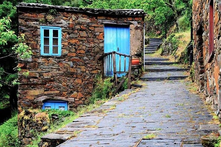 Schist Villages and Medieval Castles Tour