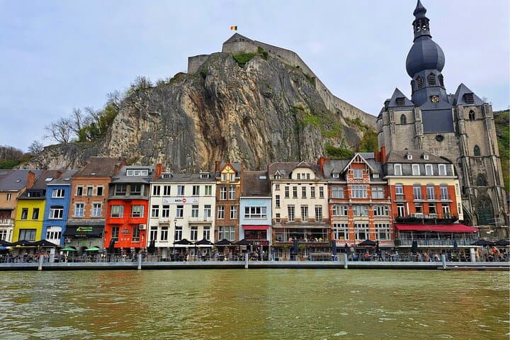 Dinant Scavenger Hunt & Highlights Self-Guided Walking Tour