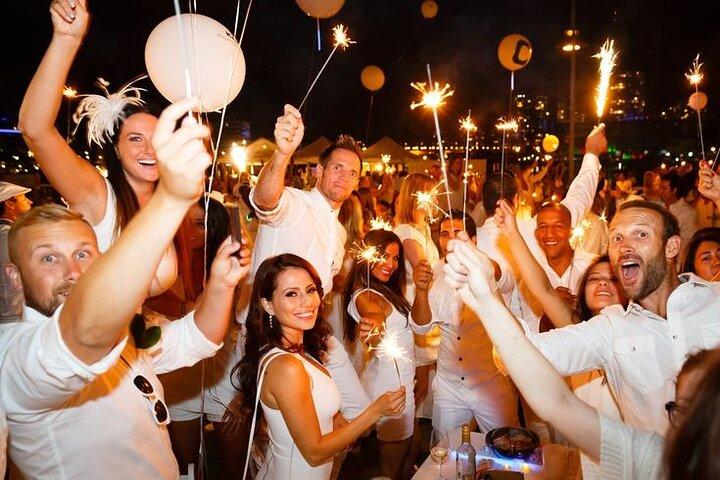Fiesta Blanca Tour in San Andres with Buffet Dinner and Open Bar