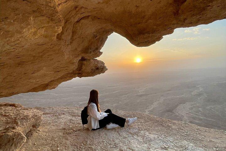 Edge of the World in–Hiking Adventure and Sunset Viewing in a 4x4