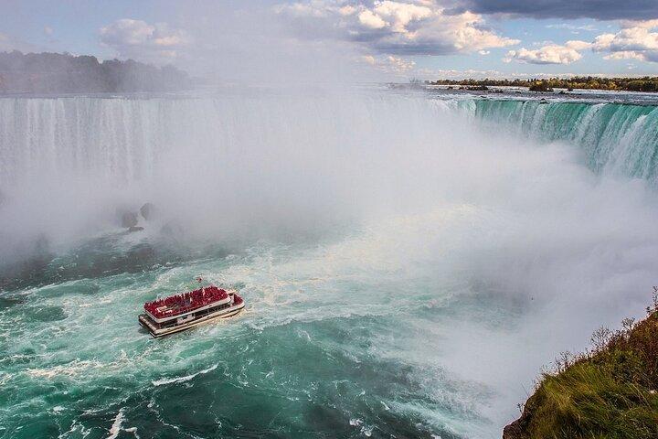 WC 2026: 5 Day Toronto Montreal Ottawa Quebec & Niagara Tour