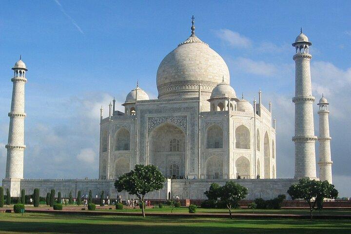 Overnight Taj Mahal & Agra Fort Tour From Delhi