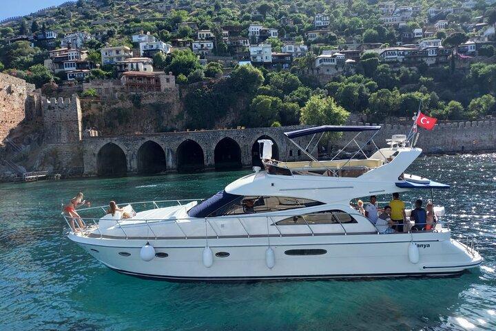 Private Luxury Yacht Tour in Alanya