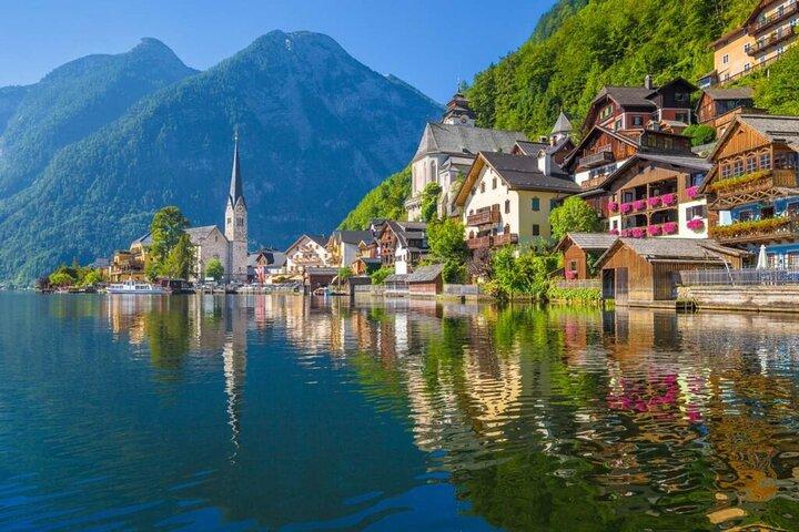 From Salzburg: Private Day Trip to Hallstatt with St. Gilgen