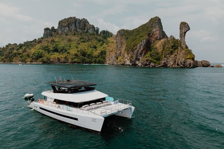 Krabi: 4 Island Luxury Yacht with Snorkelling & Clear Kayaking