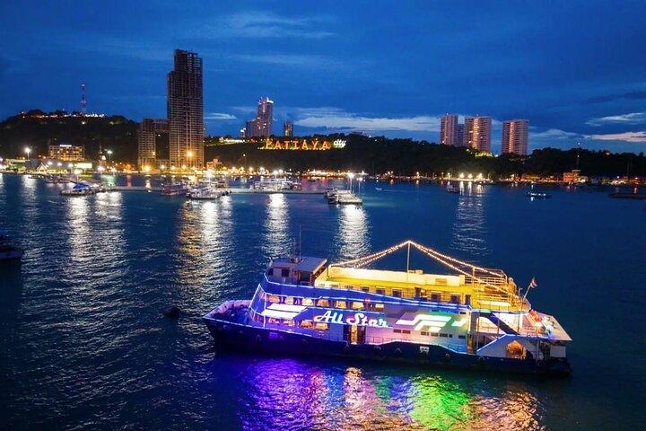 All Star Dinner Cruise with Cabaret Show in Pattaya