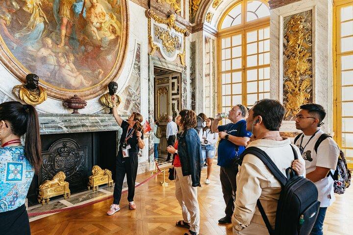 Versailles Palace Guided Tour with Reserved Entry