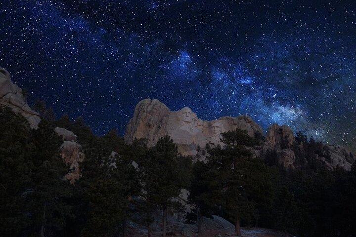 Mt Rushmore Night Ceremony and Tour - with Tunnels and Stargazing