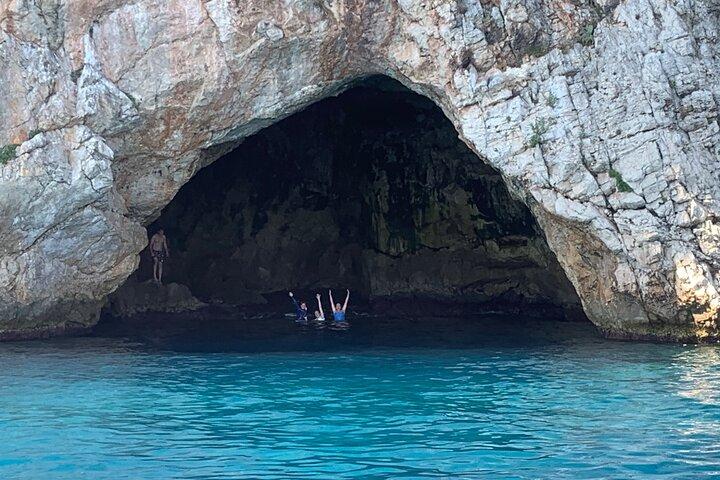 Private 4 Hours French Riviera Boat Tour with Swimming and Wine
