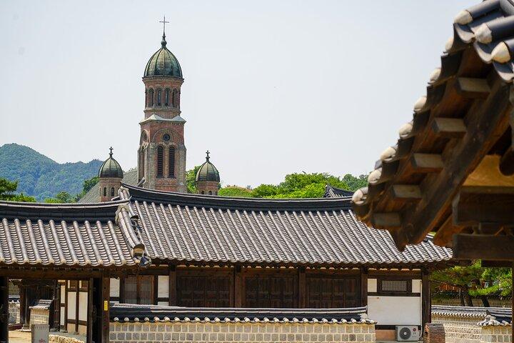 Private Day Tour to Jeonju, Yeosu or Suncheon from Gwangju