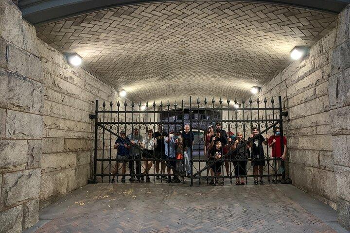 Black & Ghost Tour