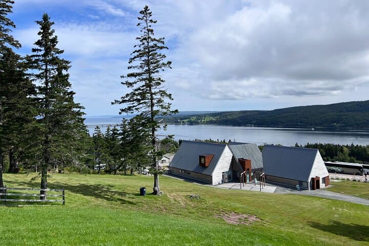 Highland Village and Bell Museum Tour
