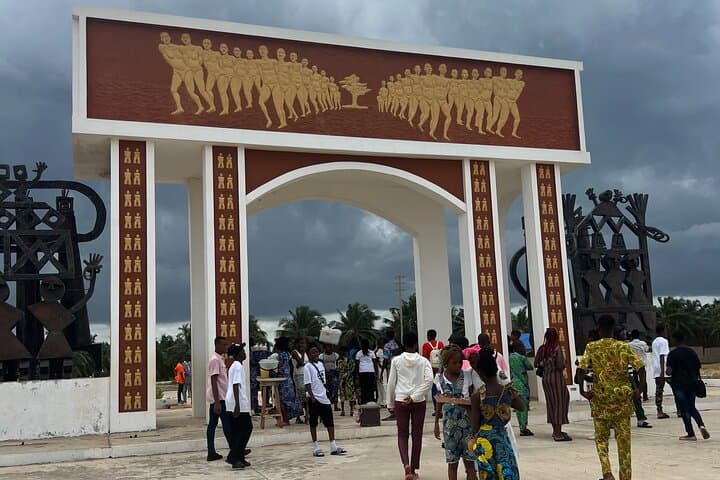 Ouidah full-day electric bike tour EN