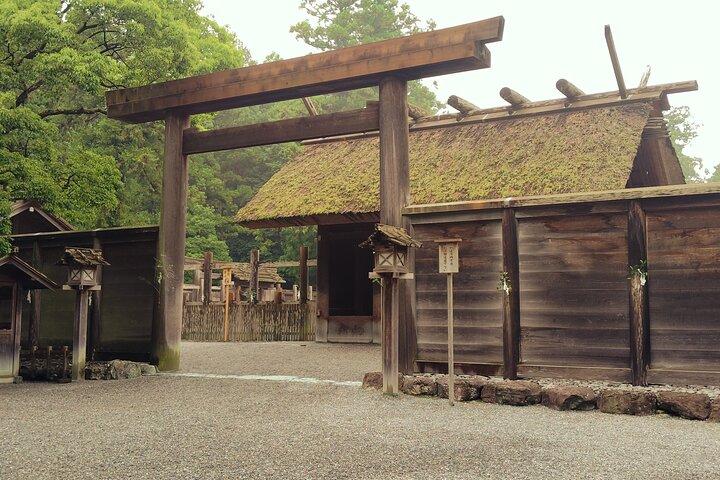 Ise: Guided Geku and Naiku in the Sacred Pilgrimage Order