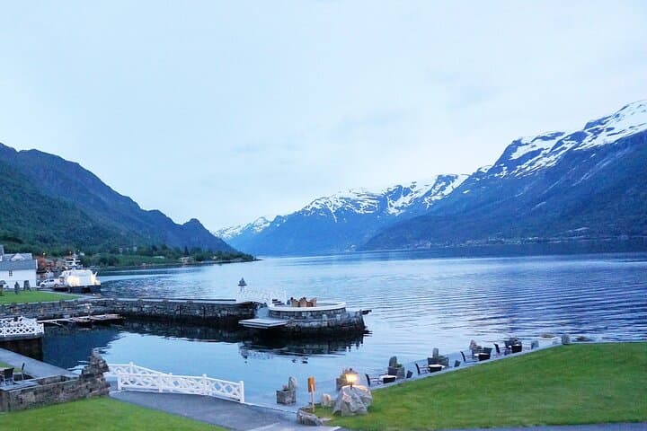 7 Day Scenic Nordic Journey with Sognefjord Cruise & Flåm Railway