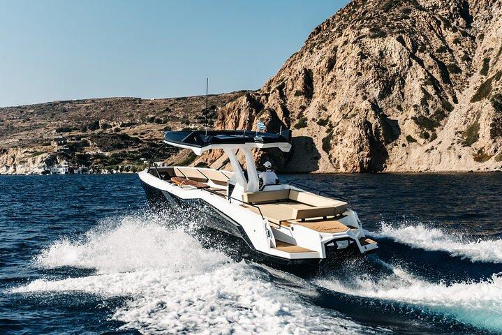 Milos: Small Group Yacht Tour—Kleftiko Sarakiniko Poliegos