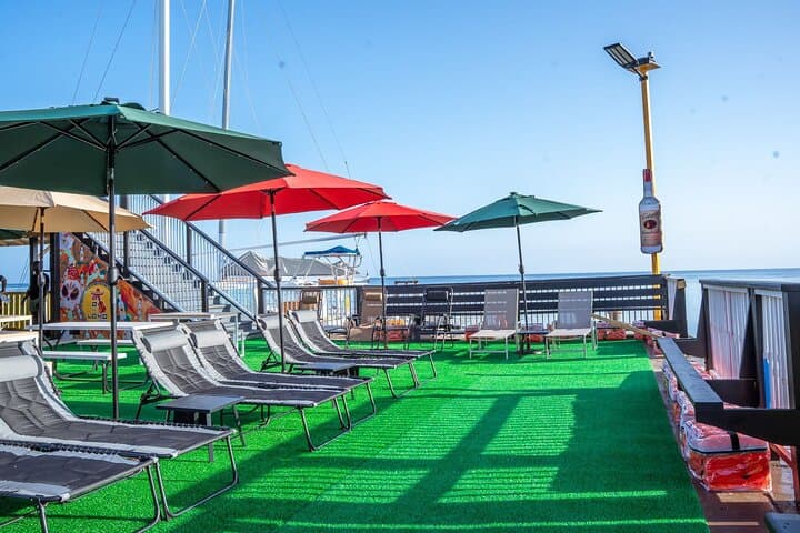 Poko Loko Floating Bar: Sunset Sips