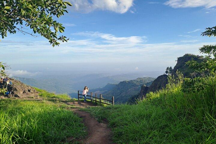 The Devil's Gate Hike & Local Food Tasting (Private Tour)