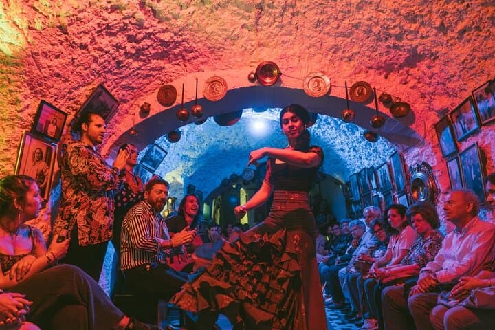 Flamenco show at Cueva Los Amayas, in Sacromonte