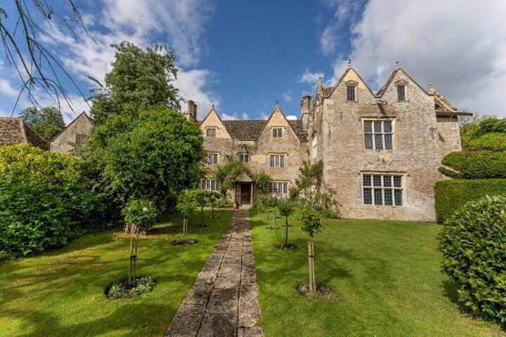 Thames Canoe Trip to Kelmscott Manor with Cream Tea & Return